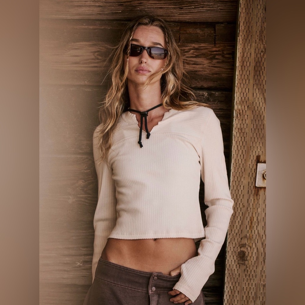 Free People Shrug It Off Layer Top 🌾 Homeplate Cream Color ⛰️ Size XS 🌾 Sold Out